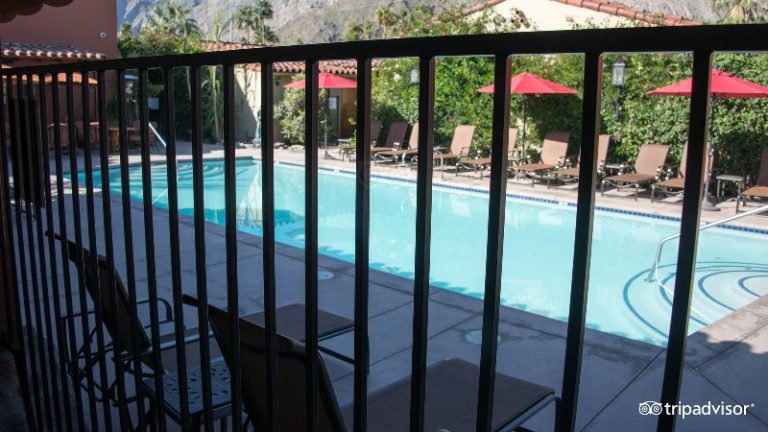 Los Arboles Hotel