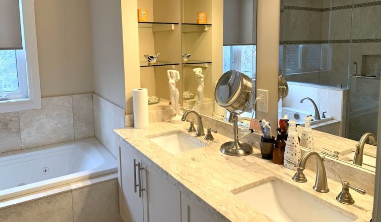 Luxurious Executive House – Upper Beaches Toronto