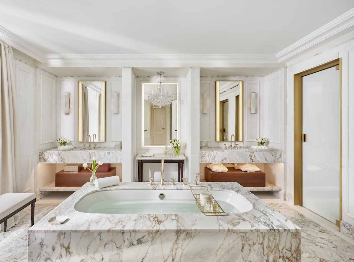 Mandarin Oriental Ritz, Madrid, habitación con jacuzzi privado