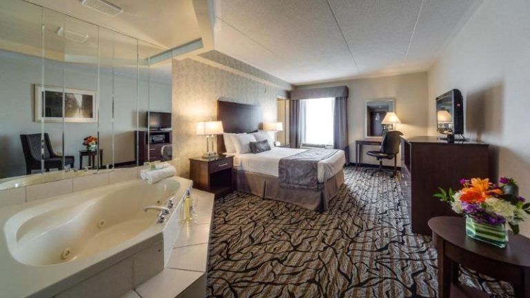 Monte Carlo Inn – Oakville Suites