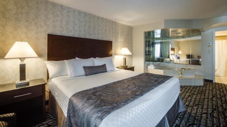 Monte Carlo Inn – Oakville Suites