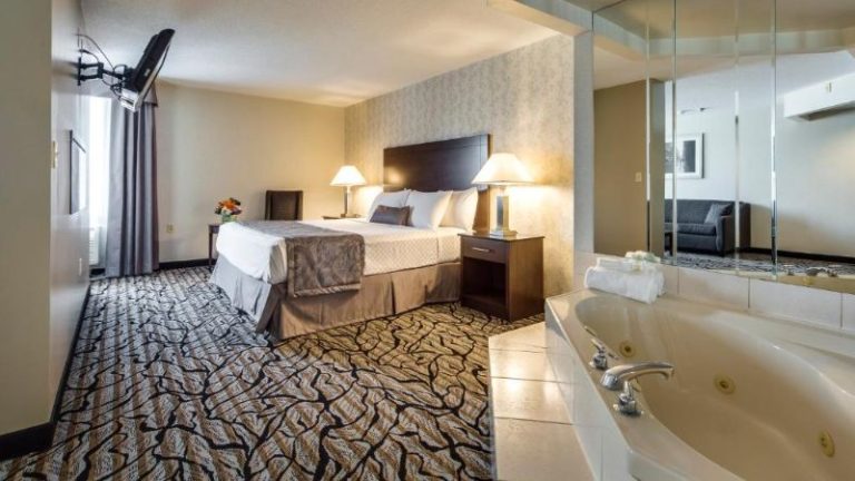 Monte Carlo Inn – Oakville Suites