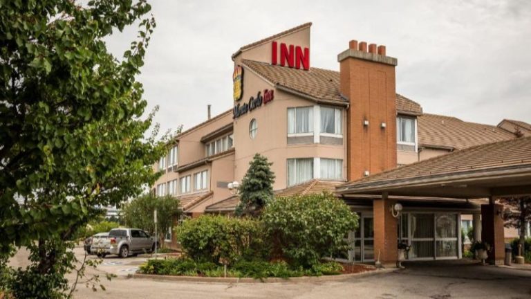 Monte Carlo Inn – Oakville Suites