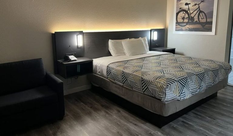 Motel 6 Tulsa Airport