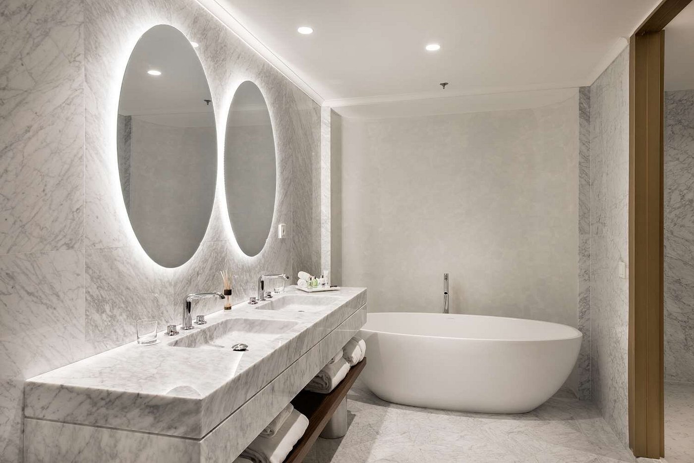 NH Collection Madrid Eurobuilding, habitación con jacuzzi privado