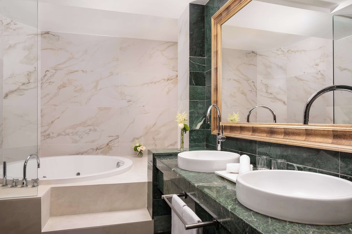 NH Collection Paseo del Prado, habitación con jacuzzi privado