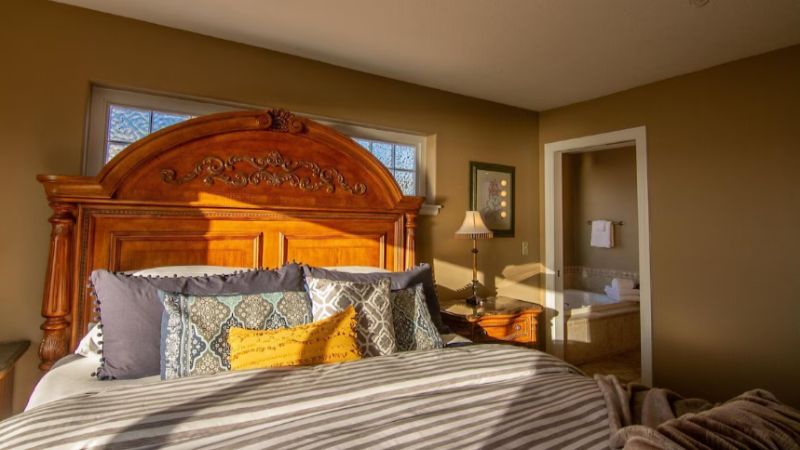 Ocean Front Home near Newport, room with private jacuzzi, photo 4