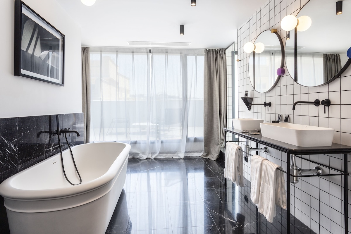 One Shot Fortuny, habitación con jacuzzi privado