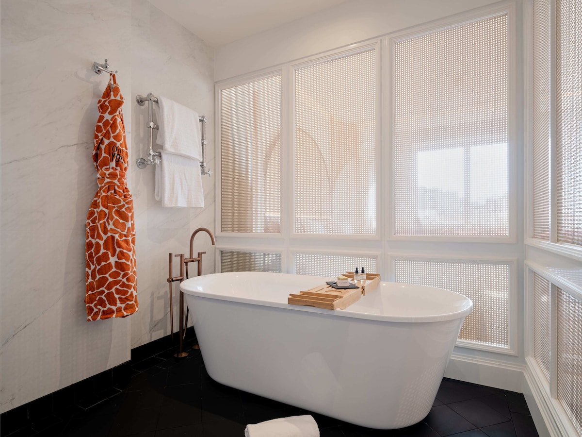 Only YOU Hotel Valencia, habitación con jacuzzi privado