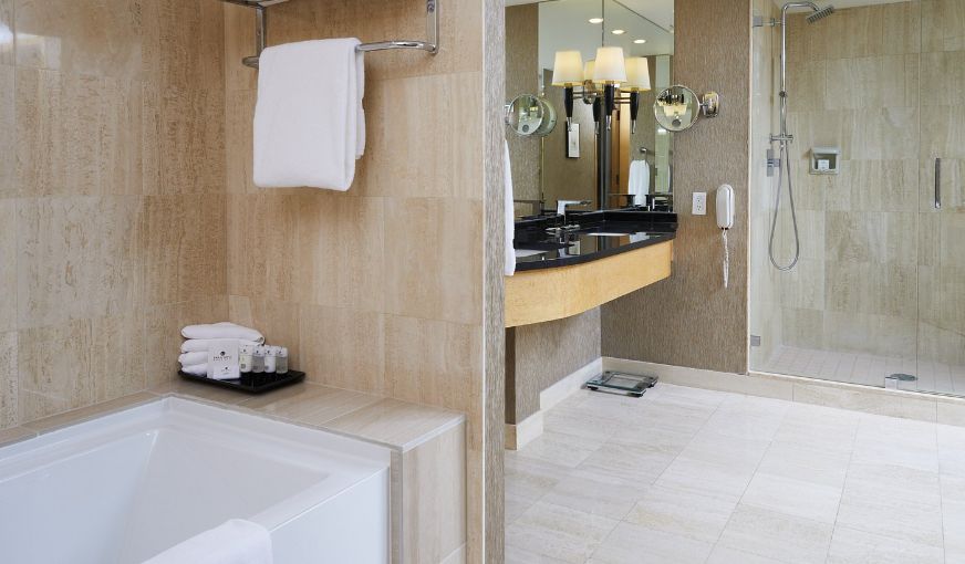 Pan Pacific Vancouver, room with private jacuzzi, photo 6