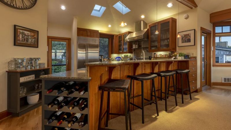 Panoramic Ocean Views, Game Room, New Hot Tub, room with private jacuzzi, photo 7