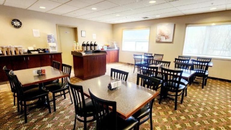 Park Hill Inn & Suites