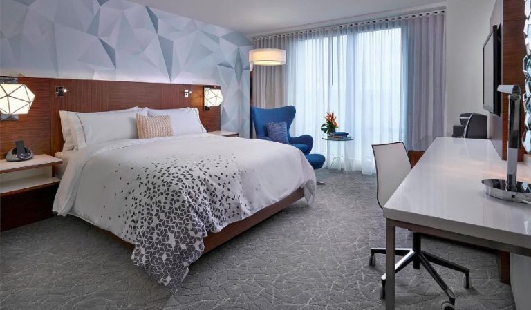 Renaissance Edmonton Airport Hotel