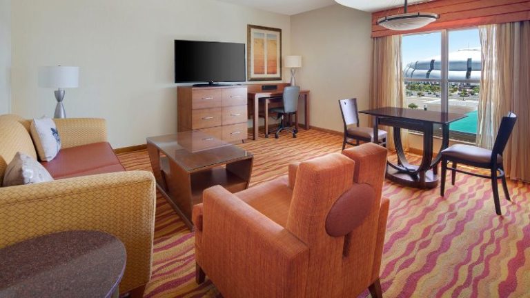 Renaissance Phoenix Glendale Hotel & Spa