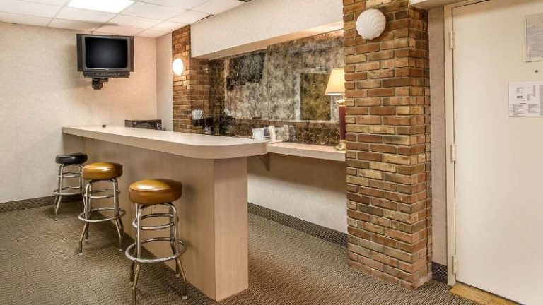 Rodeway Inn Cedar Point North