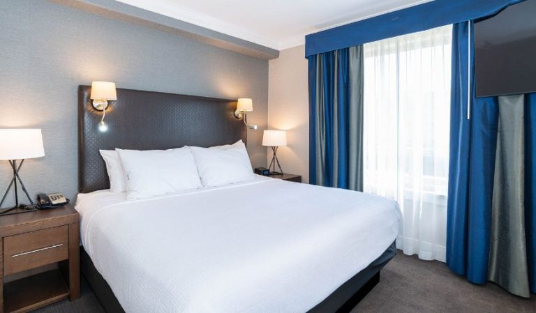 Sandman Signature Edmonton South Hotel