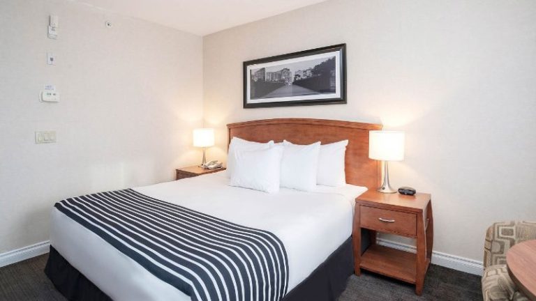 Sandman Hotel & Suites Calgary West
