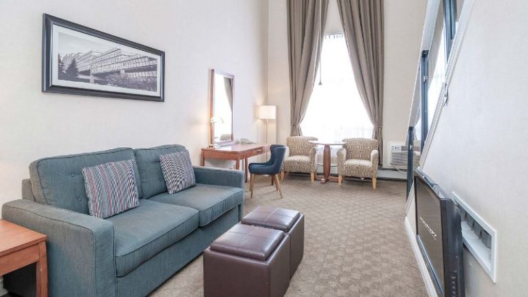 Sandman Hotel & Suites Calgary West