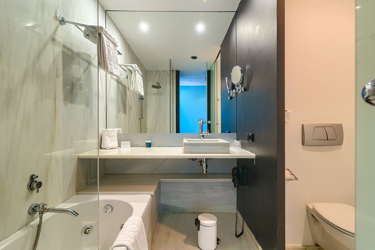 Sea You Hotel Port Valencia, habitación con jacuzzi privado