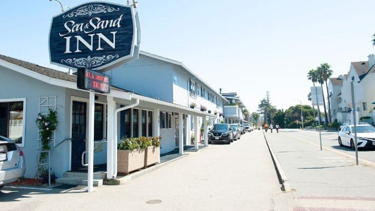 Sea & Sand Inn