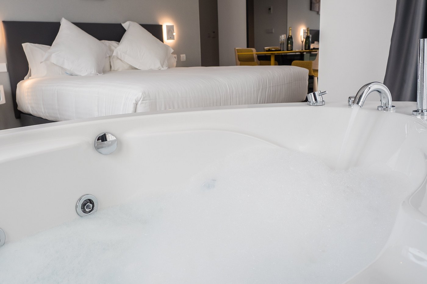 Sercotel Valencia Alameda, habitación con jacuzzi privado