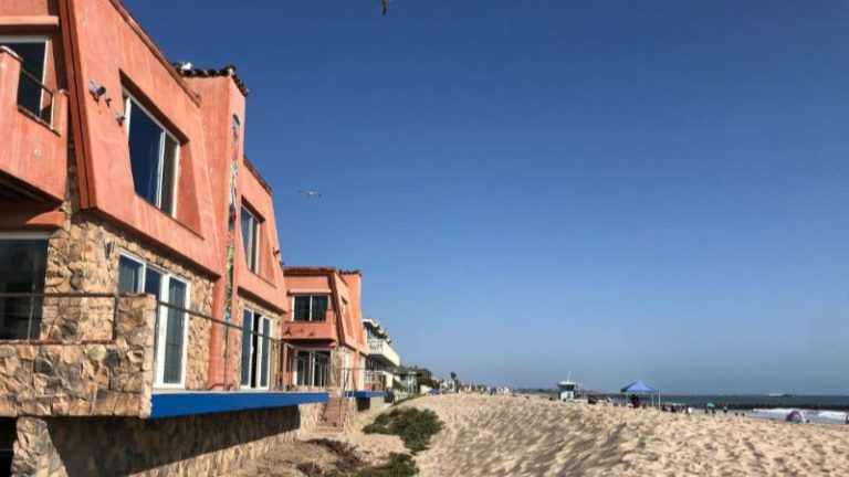 Shores Inn and Beach Houses