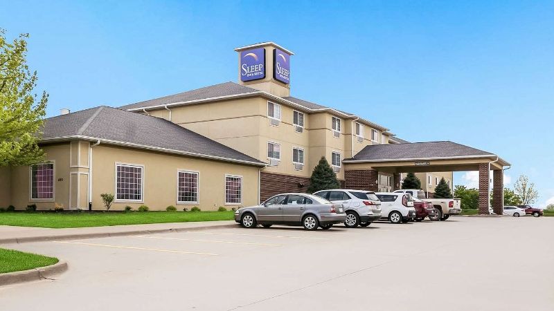 Sleep Inn North Liberty, room with private jacuzzi, photo 5