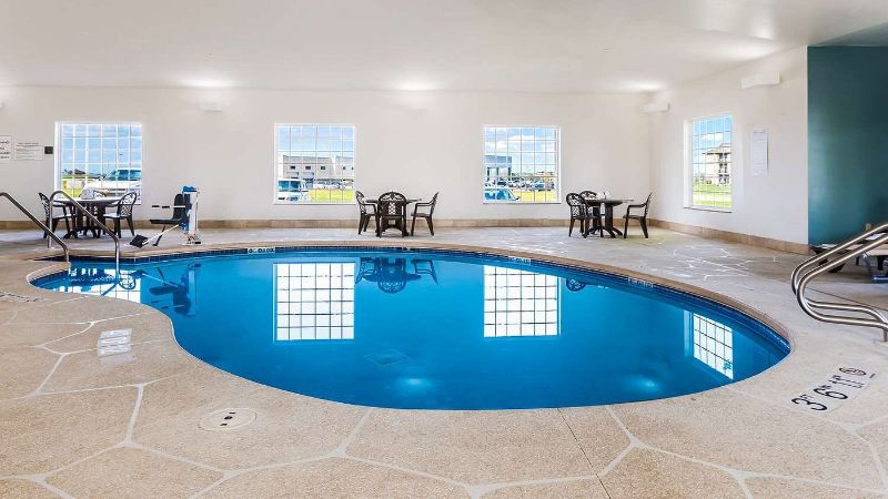 Sleep Inn North Liberty, room with private jacuzzi, photo 6