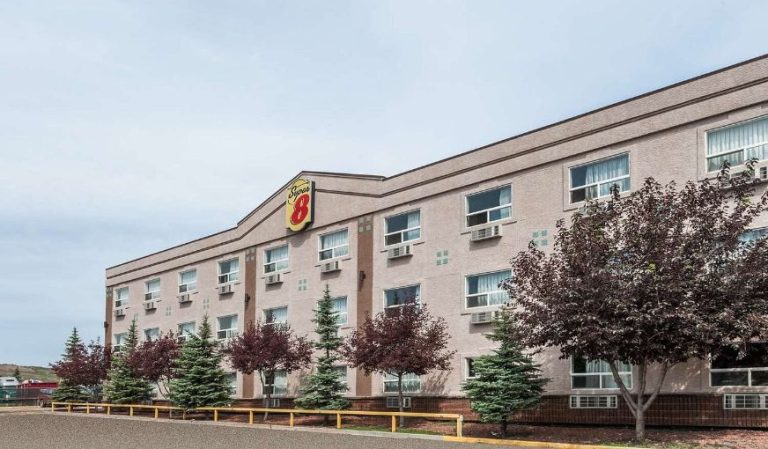 Super 8 by Wyndham Edmonton/West