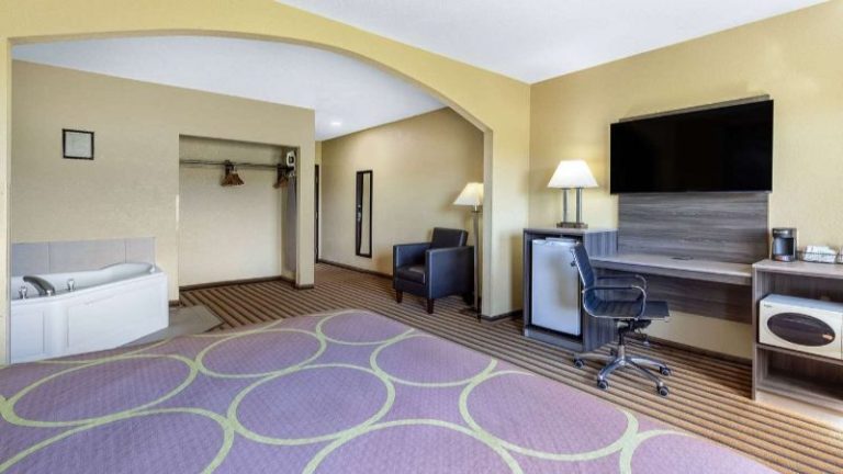 Super 8 by Wyndham Nixa/Springfield Area – Nixa, MO