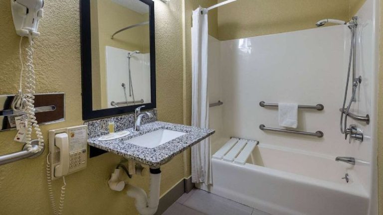 Super 8 by Wyndham Nixa/Springfield Area – Nixa, MO