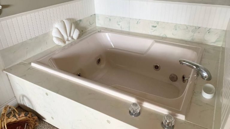 The Dickey House Bed & Breakfast – Marshfield, MO