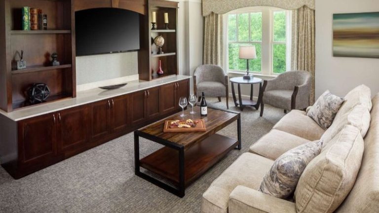 The Elms Hotel & Spa – Excelsior Springs, MO