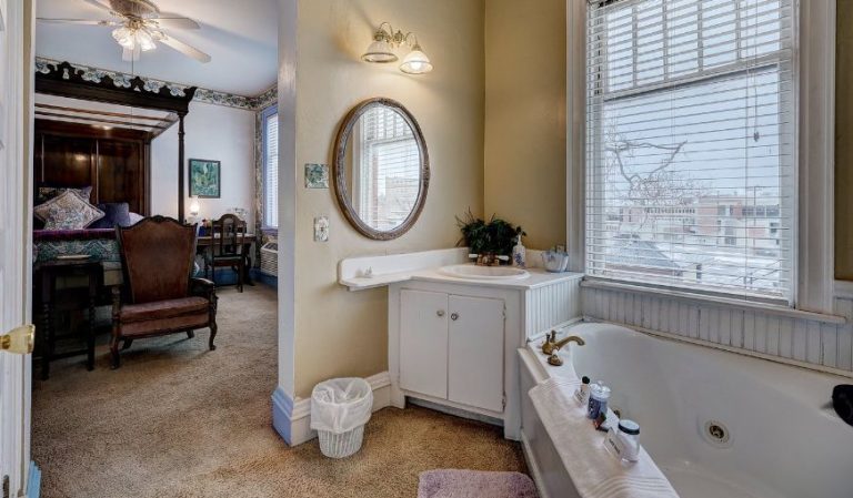 The Grandison Inn Bed & Breakfast