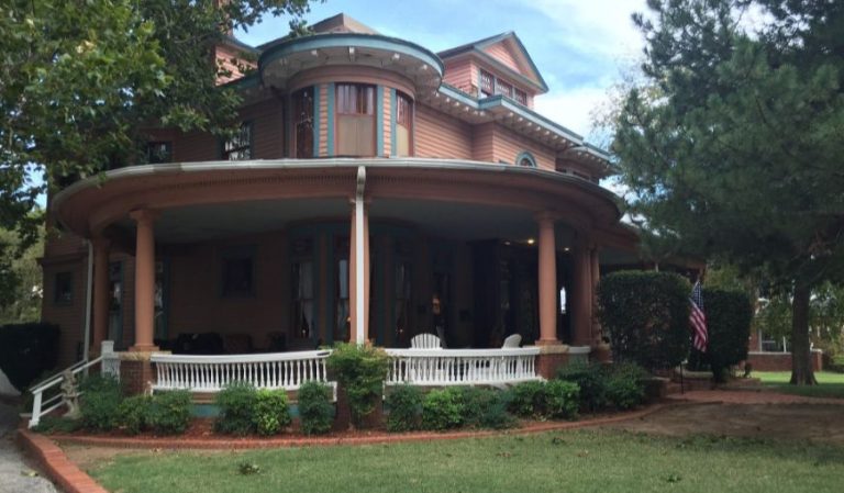 The Grandison Inn Bed & Breakfast