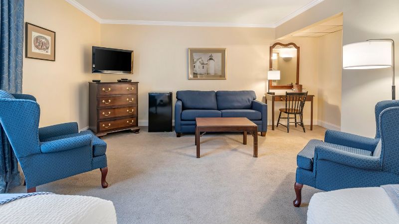 Harraseeket Inn, room with private jacuzzi, photo 3