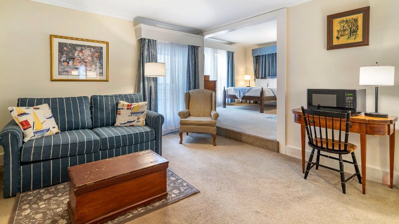 Harraseeket Inn, room with private jacuzzi, photo 4