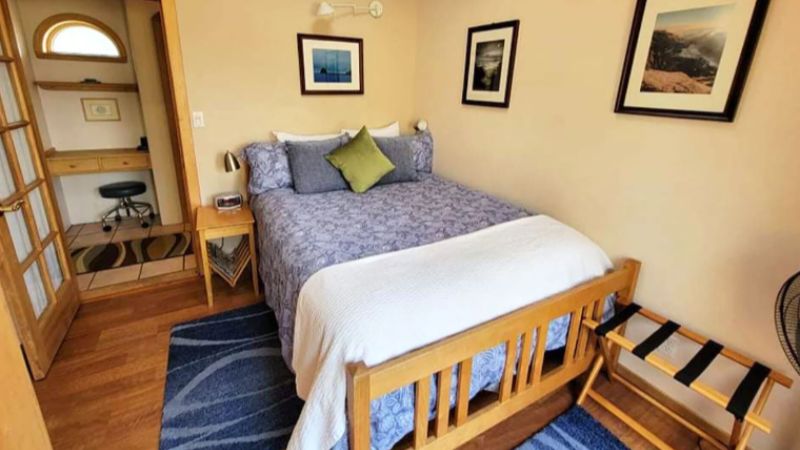 The Pacifica House, room with private jacuzzi, photo 3