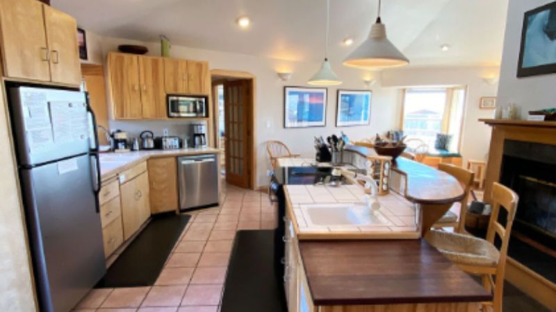 The Pacifica House, room with private jacuzzi, photo 6