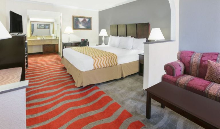 Quality Inn & Suites Oklahoma City North