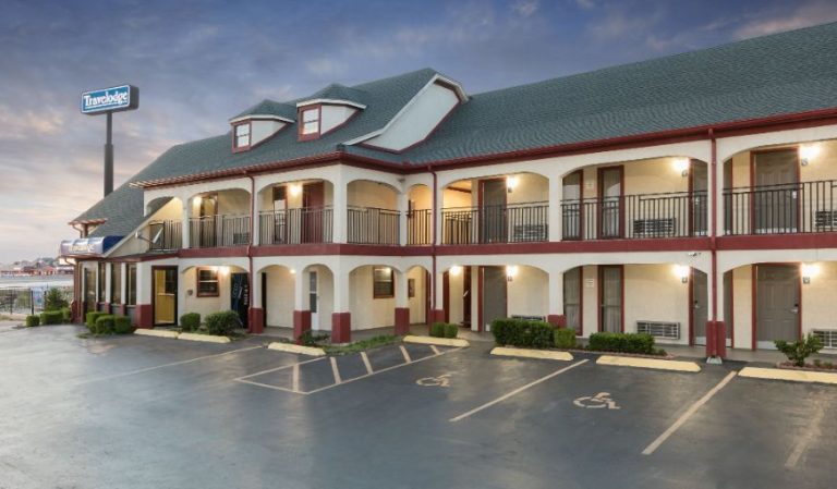 Quality Inn & Suites Oklahoma City North