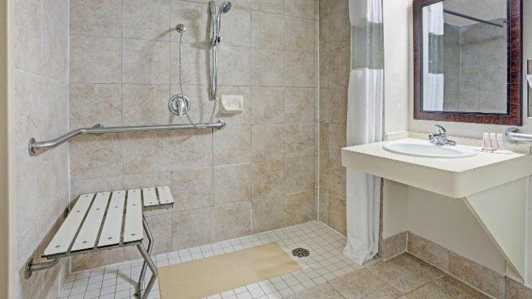 Travelodge by Wyndham Iowa City