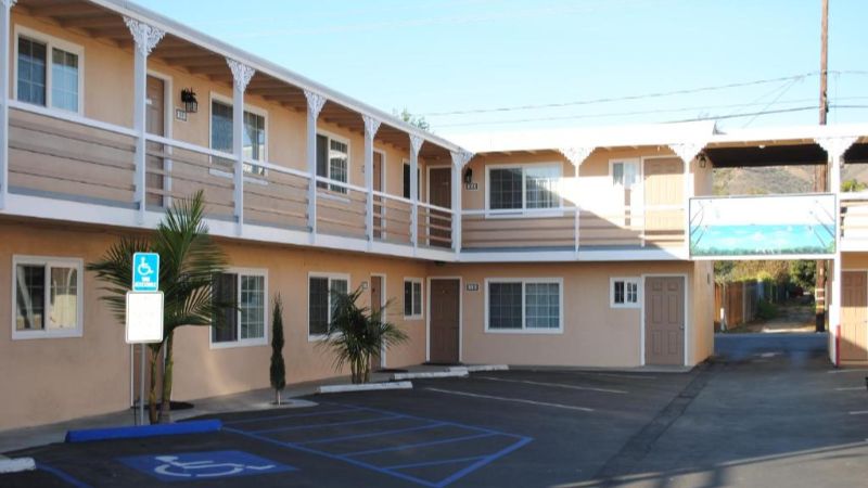 Viking Motel, room with private jacuzzi, photo 6