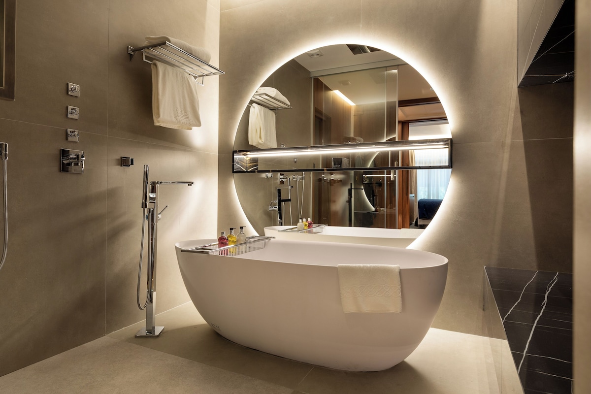 Wellington Hotel & Spa Madrid, habitación con jacuzzi privado