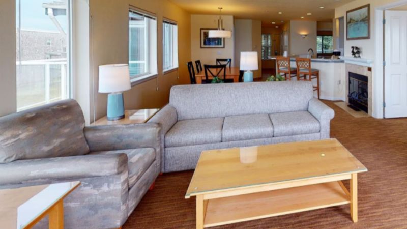 Whale Pointe at Depoe Bay, room with private jacuzzi, photo 5