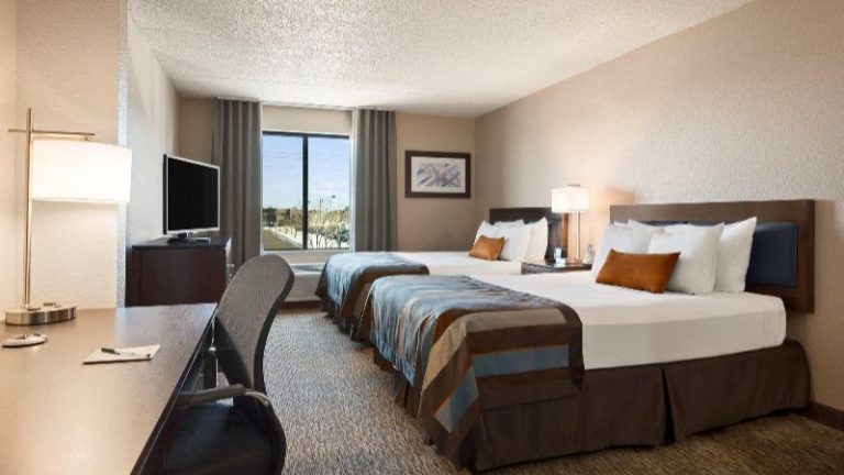 Wingate by Wyndham Fargo