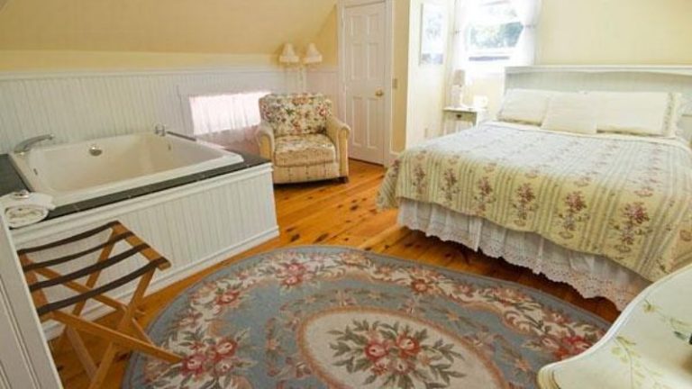 James Place Inn Bed and Breakfast – Freeport, ME