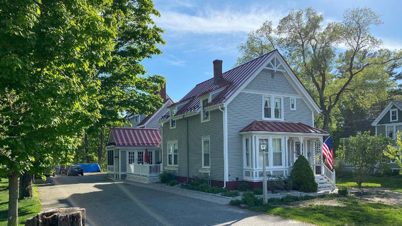 James Place Inn Bed and Breakfast – Freeport, ME, room with private jacuzzi, photo 6