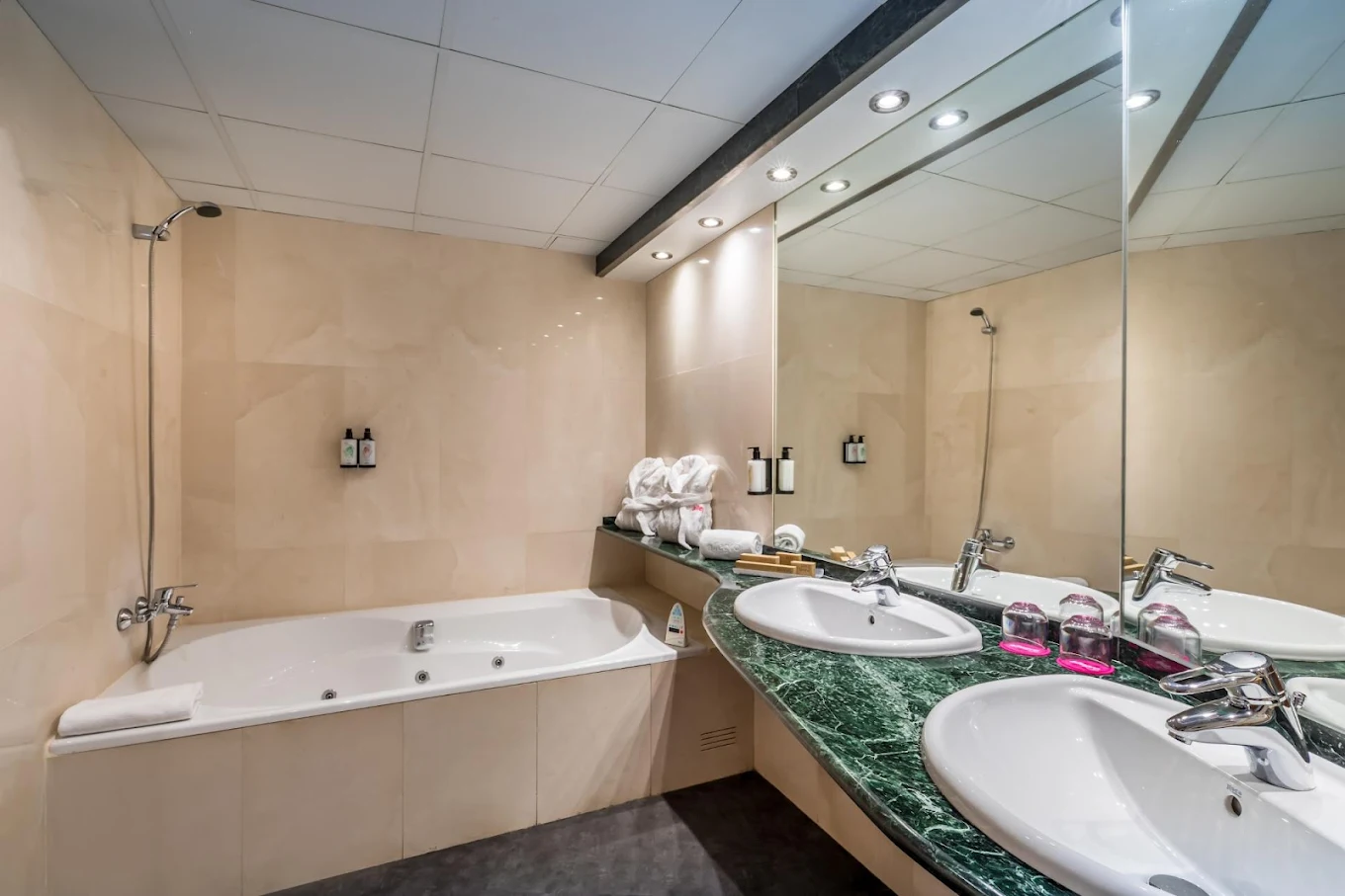 Allegro Murcia Azarbe, habitación con jacuzzi privado