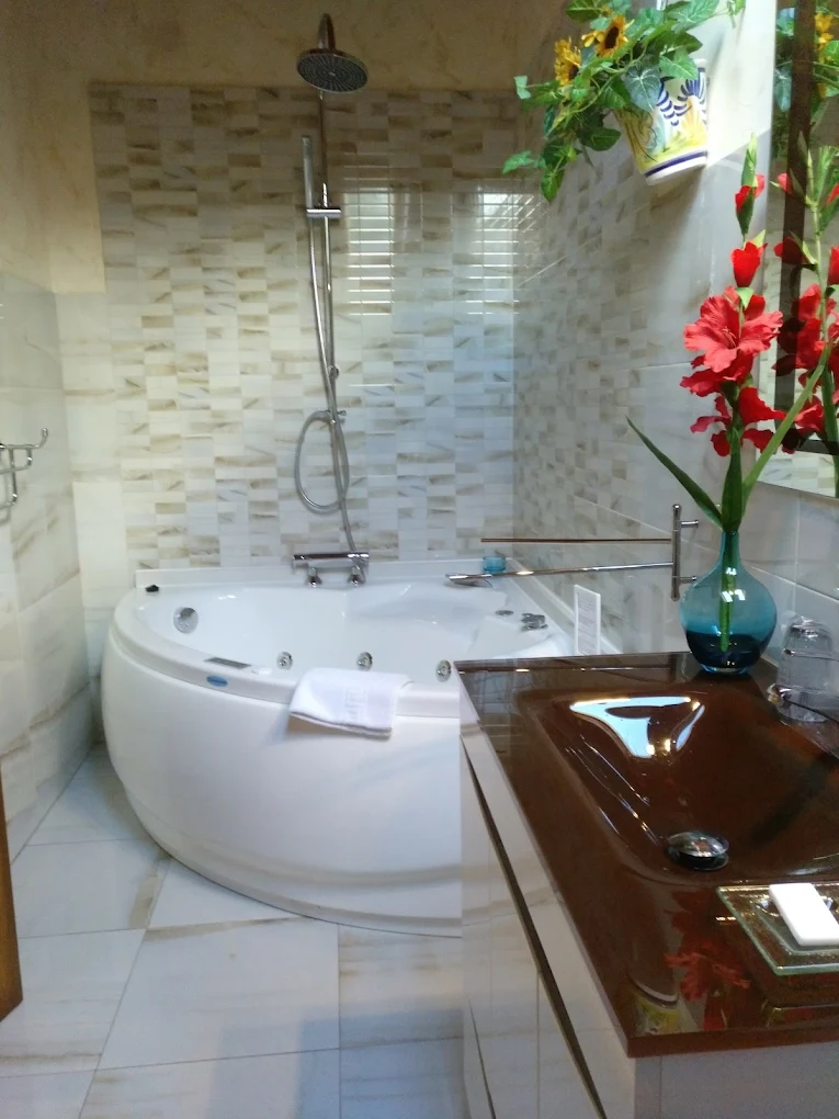 Alojamiento Bernabales, habitación con jacuzzi privado